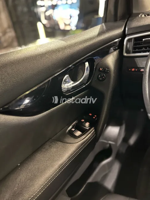 Nissan Qashqai 2019 White Used for Sale - 4