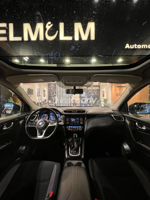 Nissan Qashqai 2019 White Used for Sale - 8