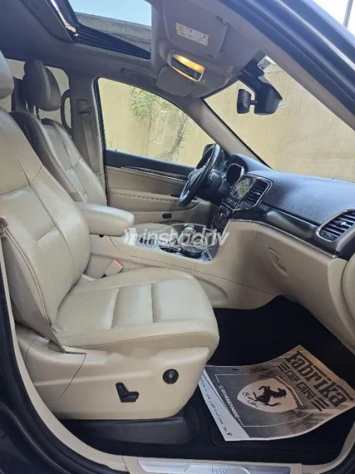 Jeep Grand Cherokee 2022 Gray Used for Sale - 10