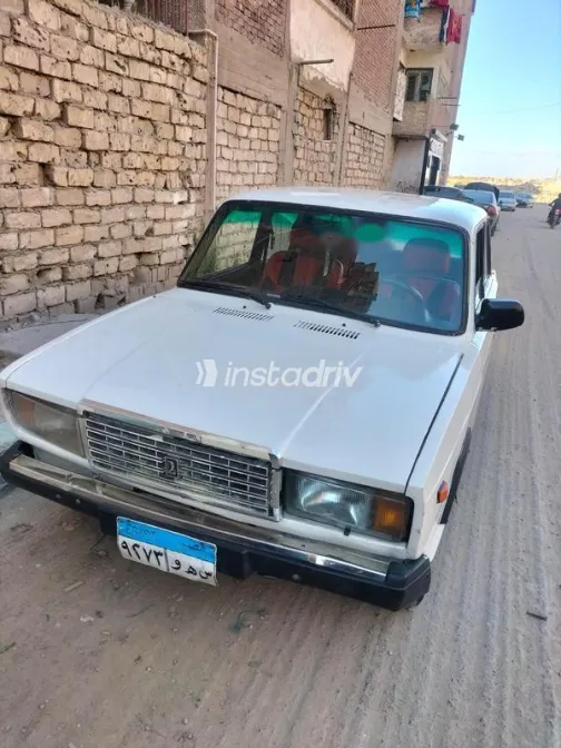 لادا 2107 2006 أبيض مستعملة للبيع - 5