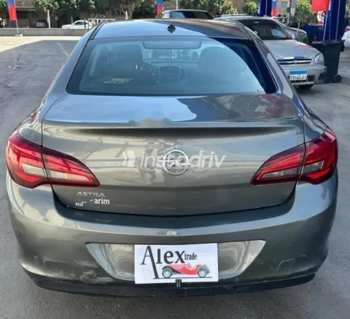 Opel Astra 2017 Gray Used for Sale - 6