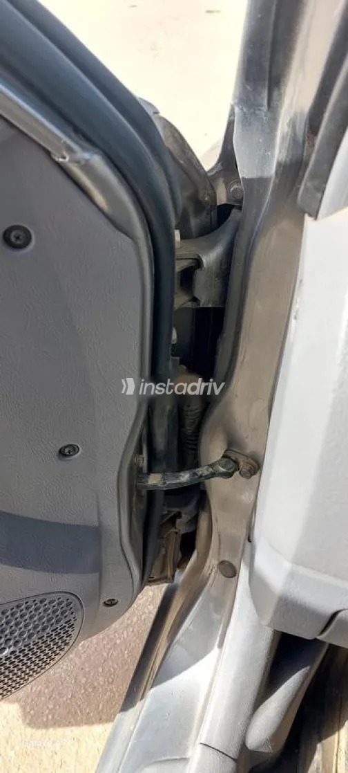 هيونداي فيرنا 2010 رمادي غامق مستعملة للبيع - 3