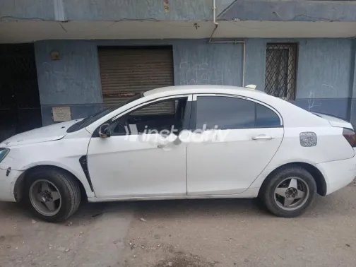 جيلي امجراند 7 2014 أبيض مستعملة للبيع - 2