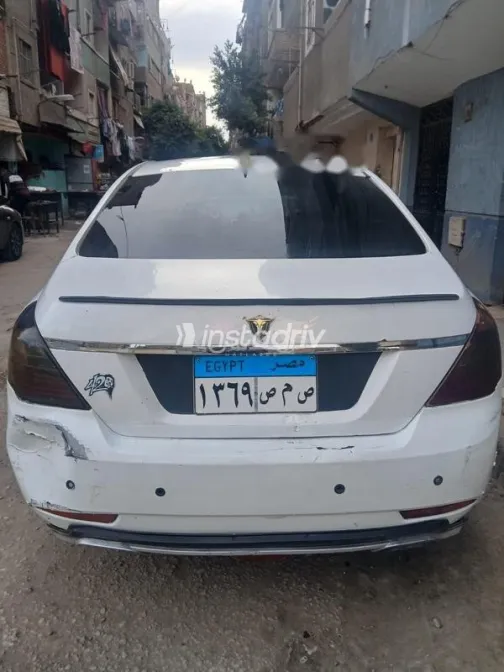 جيلي امجراند 7 2014 أبيض مستعملة للبيع - 3