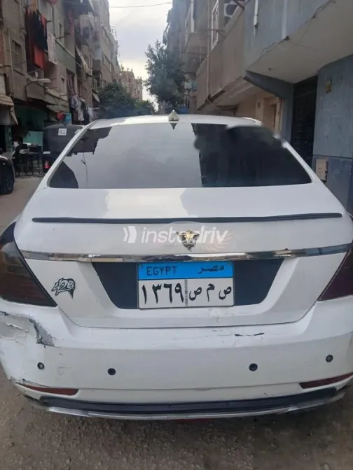 جيلي امجراند 7 2014 أبيض مستعملة للبيع - 4