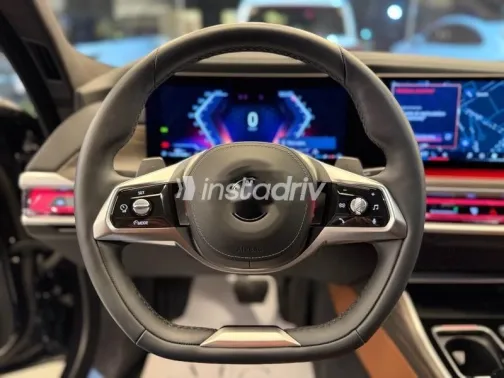 بي ام دبليو 740 2024 أزرق غامق مستعملة للبيع - 8