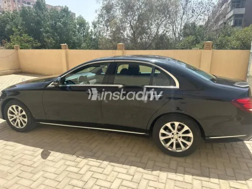 Mercedes E 200 2017 Black Used for Sale - 3