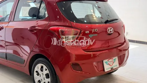 Hyundai I10 2017 White Used for Sale - 10