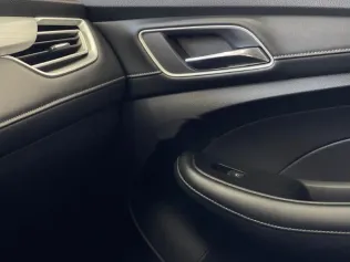 ام جى 5 2021 أحمر مستعملة للبيع