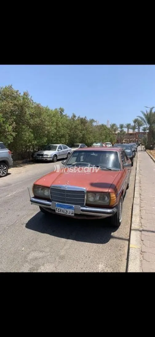 Mercedes 200 1984 White Used for Sale - 1