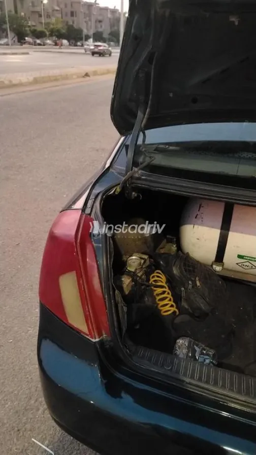 سكودا اوكتافيا A4 2000 بترولي مستعملة للبيع - 9