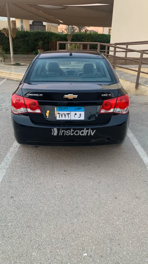 شيفروليه كروز 2010 أبيض مستعملة للبيع - 2
