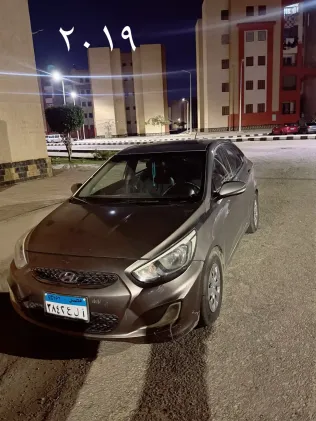 هيونداي اكسنت 2019 أبيض مستعملة للبيع