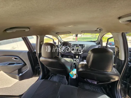 كيا ريو 2015 أبيض مستعملة للبيع - 5