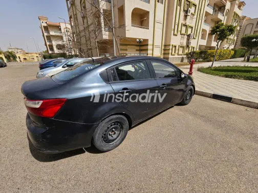 كيا ريو 2015 أبيض مستعملة للبيع - 9