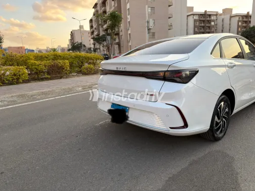 بايك يو 5 بلس 2026 أبيض مستعملة للبيع - 9