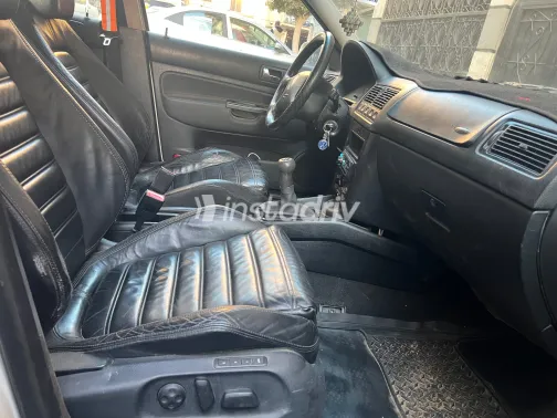 فولكس فاغن جولف 2000 أبيض مستعملة للبيع - 9