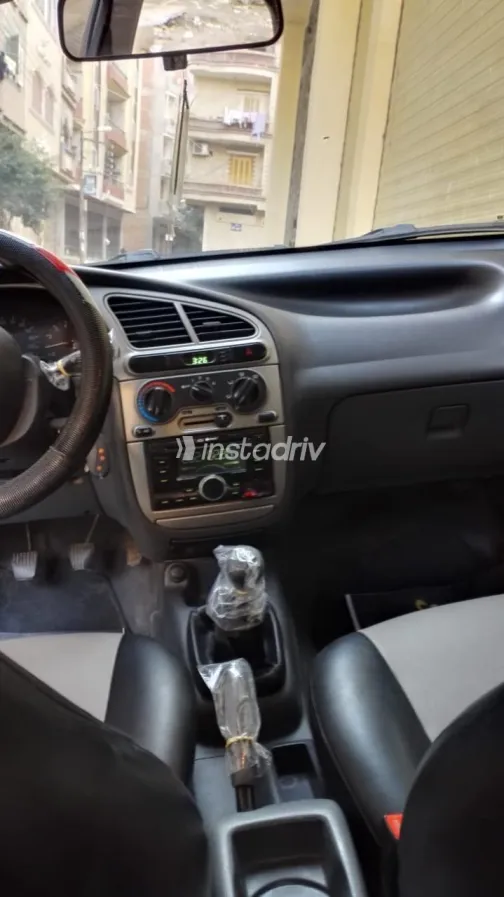 شيفروليه لانوس 2017 أبيض مستعملة للبيع - 1