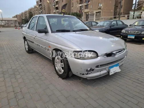 فورد اسكورت 1998 فضي مستعملة للبيع - 1