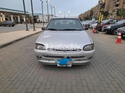 فورد اسكورت 1998 فضي مستعملة للبيع - 2