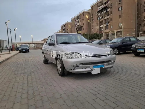 فورد اسكورت 1998 فضي مستعملة للبيع - 5