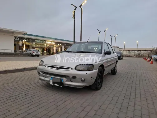 فورد اسكورت 1998 فضي مستعملة للبيع - 6