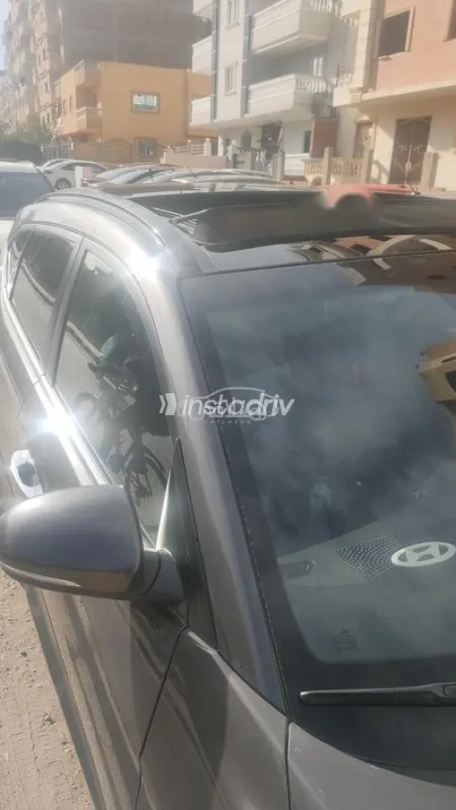 هيونداي توسان 2017 برونزي مستعملة للبيع - 4