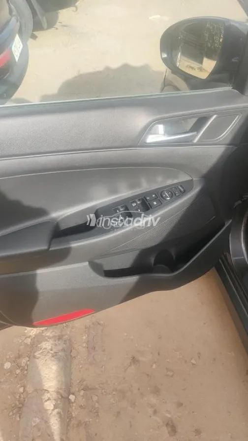 هيونداي توسان 2017 برونزي مستعملة للبيع - 9