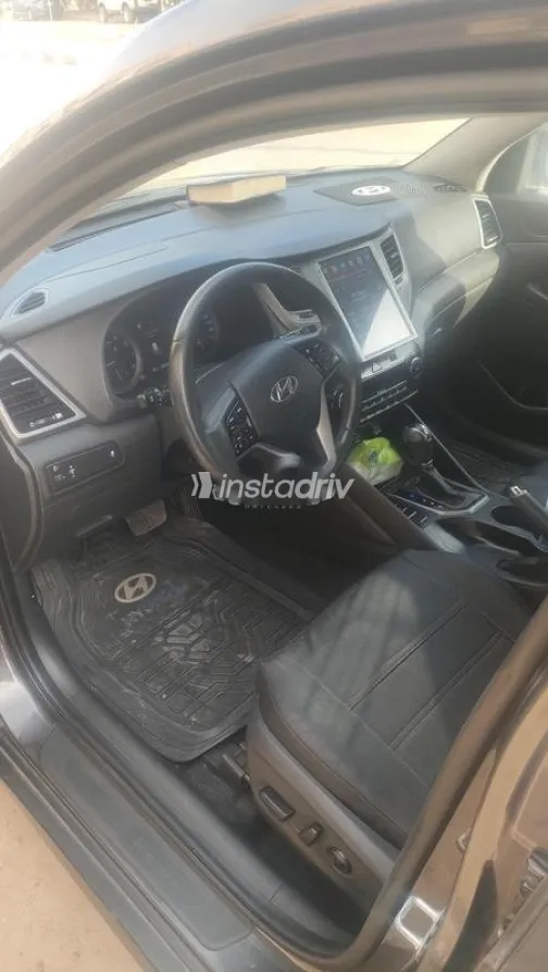 هيونداي توسان 2017 برونزي مستعملة للبيع - 10