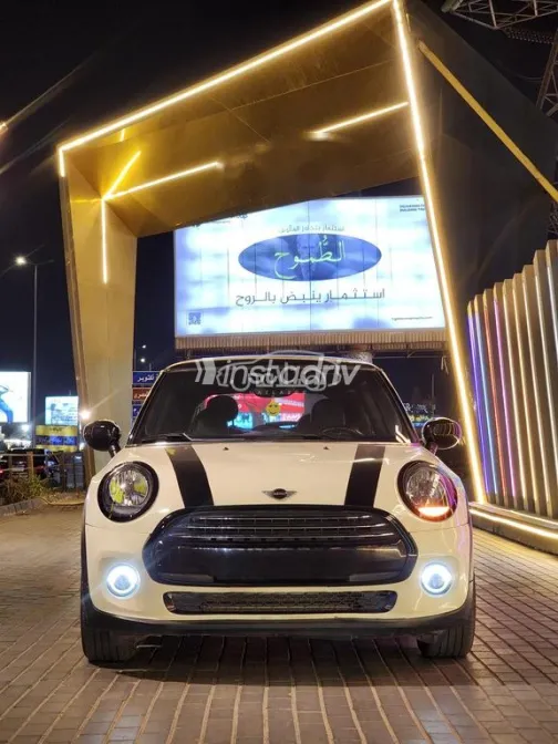 Mini Cooper 2021 White Used for Sale - 2