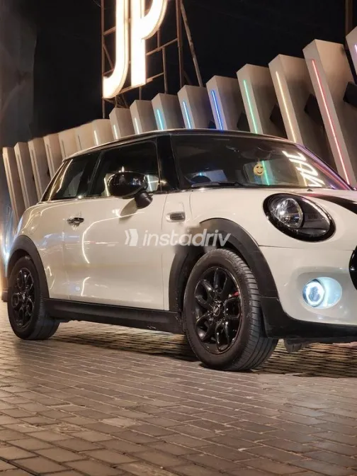 Mini Cooper 2021 White Used for Sale - 3