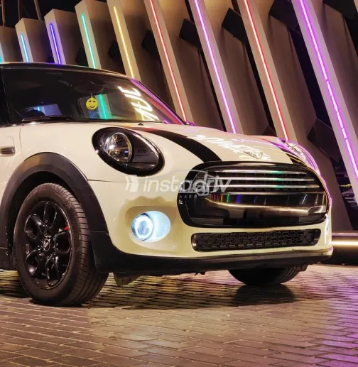 Mini Cooper 2021 White Used for Sale - 4