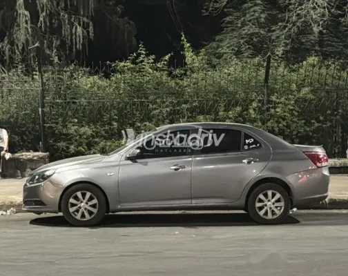 شيفروليه أوبترا 2017 أبيض مستعملة للبيع - 3