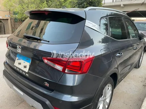Seat Arona 2019 Gray Used for Sale - 3