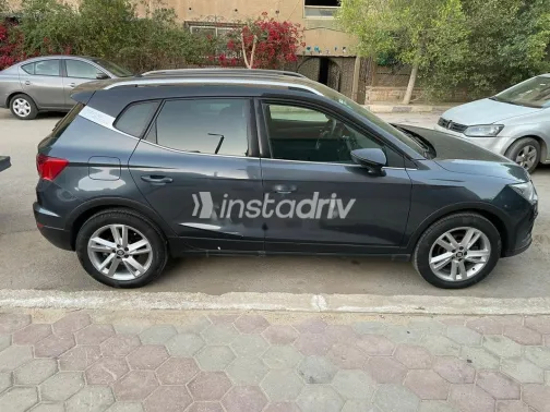 Seat Arona 2019 Gray Used for Sale - 5