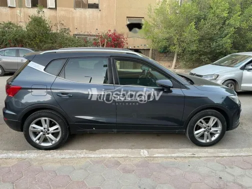 Seat Arona 2019 Gray Used for Sale - 7