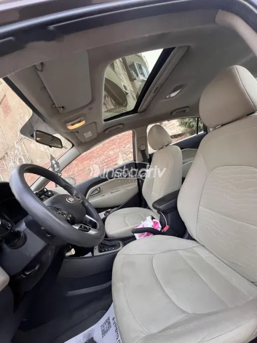 كيا ريو 2013 بني مستعملة للبيع - 3