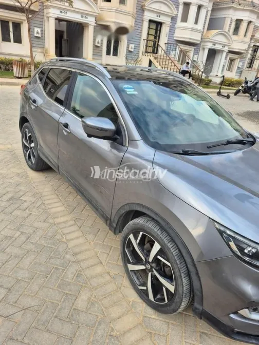 Nissan Qashqai 2018 White Used for Sale - 4