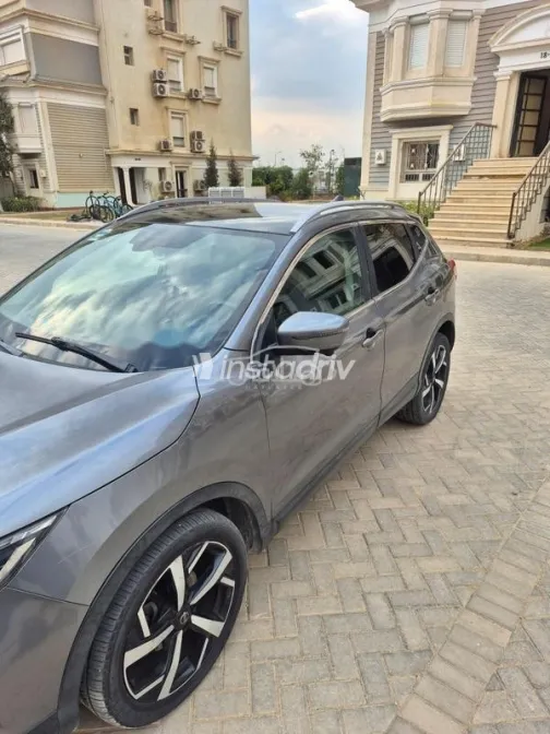 Nissan Qashqai 2018 White Used for Sale - 7