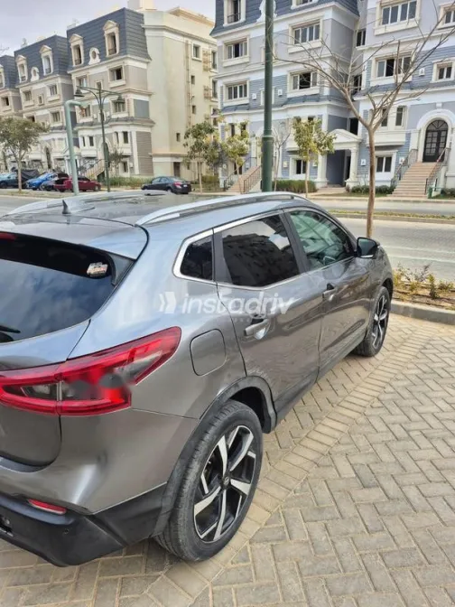 Nissan Qashqai 2018 White Used for Sale - 8