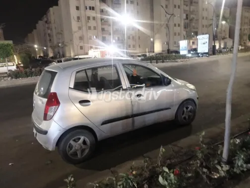 هيونداي اكسنت 2011 فضي مستعملة للبيع - 3