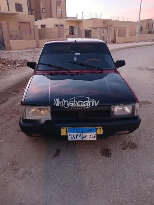 فيات شاهين 1997 أحمر غامق مستعملة للبيع - 1