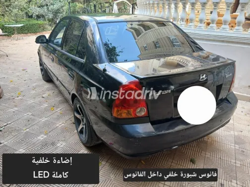 هيونداي فيرنا 2012 أسود مستعملة للبيع - 1
