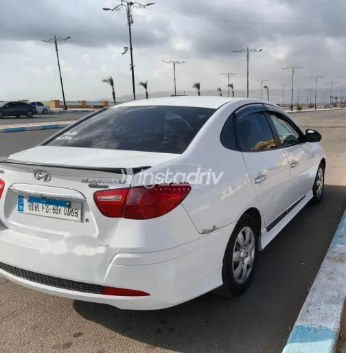 Hyundai Elantra HD 2021 White Used for Sale - 3