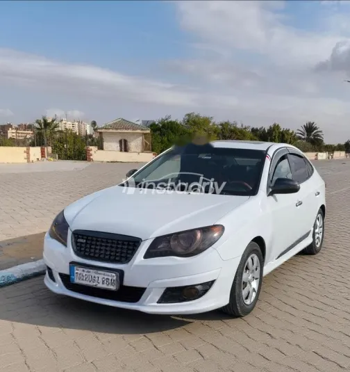 Hyundai Elantra HD 2021 White Used for Sale - 4