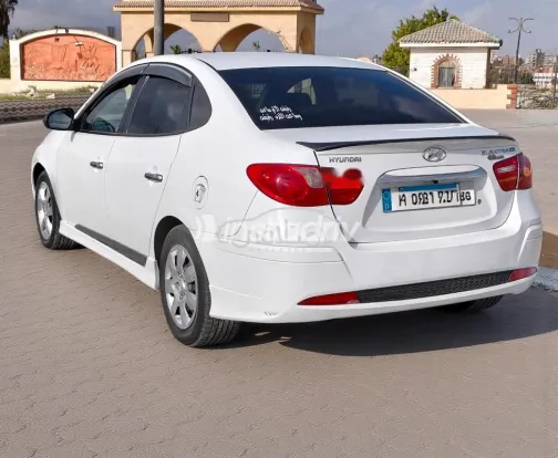 Hyundai Elantra HD 2021 White Used for Sale - 5