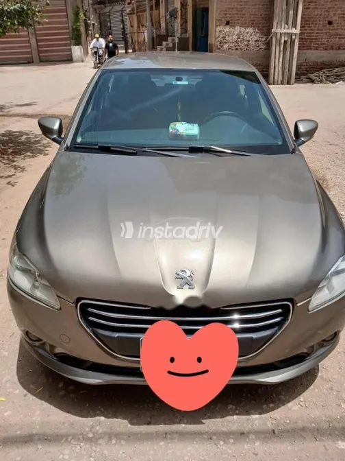 بيجو 301 2014 رمادي مستعملة للبيع - 2