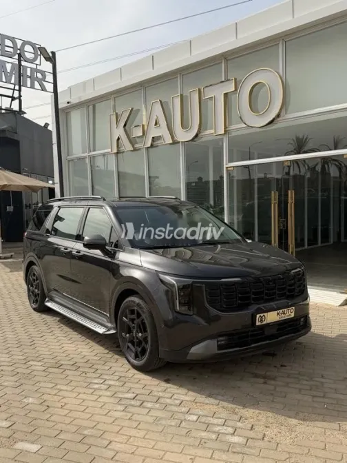 كيا كارنفال 2024 رمادي مستعملة للبيع - 2