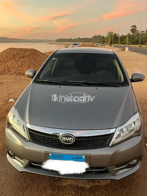 بى واى دى‬ F3 2024 رمادي غامق مستعملة للبيع - 1