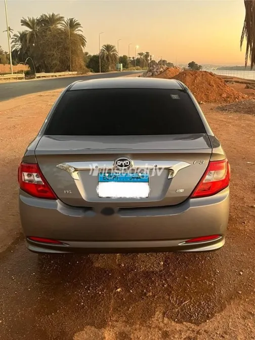 بى واى دى‬ F3 2024 رمادي غامق مستعملة للبيع - 6